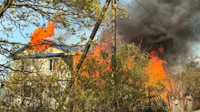 При пожаре в частном доме в Приморском районе погибли два человека