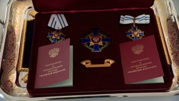 Отмечаем День семей в Петербурге: как чествовали почетных родителей в Смольном