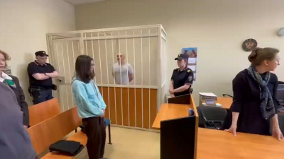 В Петербурге мужчину осудили на 18 лет за продажу наркотиков в свадебных приглашениях