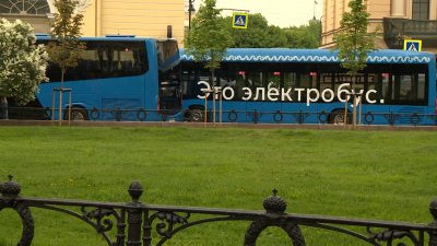 На Манежной площади открылась выставка передового пассажирского транспорта