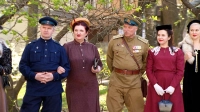 В сквере «Ленфильма» прошёл иммерсивный праздник «Ожившие воспоминания военных лет»