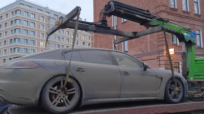 Приставы нашли и арестовали Porsche Panamera, спрятанный на подземной парковке на Аптекарском из-за долгов