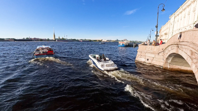 Кому в Петербурге разрешили прогулки под разведёнными мостами