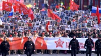 Петербург примеряет парадный мундир: на Дворцовой загремят оркестры, а по Невскому пройдет «Бессмертный полк»