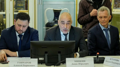 Комитет по транспорту: Сотни судов, собравшиеся у разводных мостов, создают опасную ситуацию для пассажиров