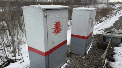 Двое петербуржцев ответят в суде за поджог железнодорожного шкафа
