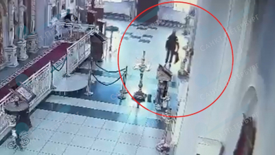 Ящик, 50 тыс. рублей и 17 ходок: полиция поймала петербуржца, укравшего пожертвования из церкви в Красном Селе