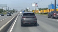 «Игры» с реанимобилем: в Петербурге водитель с иностранными номерами не давал проехать скорой помощи с истекающим кровью пациентом