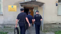 Нож против слов, арматура против матери: два убийства на почве обид раскрыли в Ленобласти