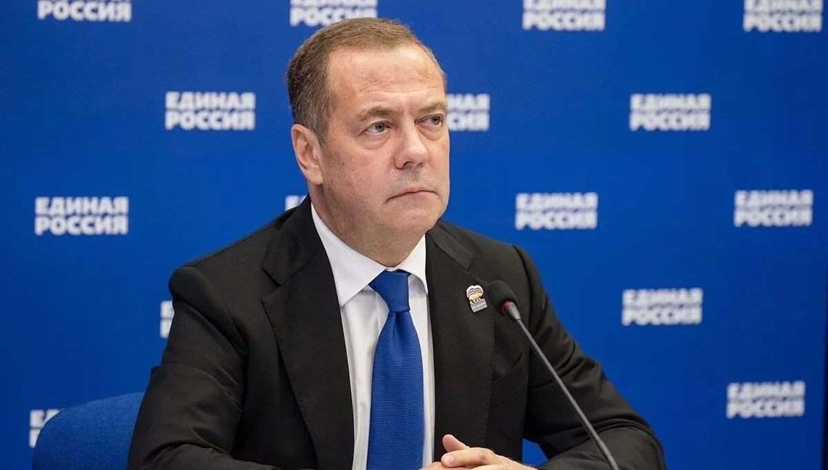 Дмитрий Медведев — участникам предварительного голосования «Единой России»: Попытки спрятать партийный политический статус будут жёстко пресекаться - tvspb.ru