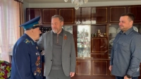 Александр Бельский поздравил 100-летнего ветерана Сергея Матвеева с Днем Победы
