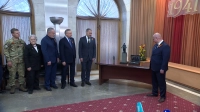 Александру Беглову представили точную копию монумента «Мать-Родина»