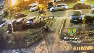 В Красносельском районе петербуржец попытался завести угнанный байк зубами