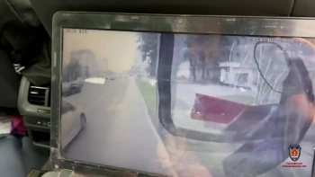 Автобус врезался в электроопору в Красноярске: есть пострадавшие