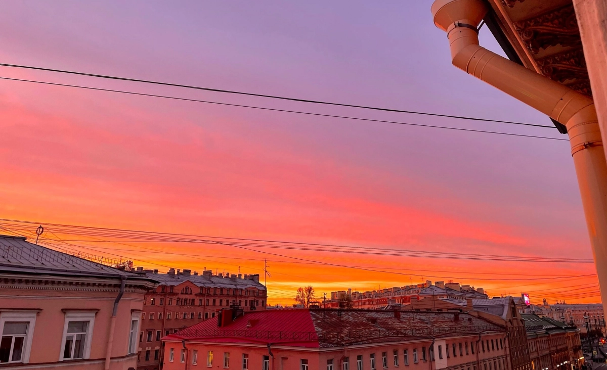 Вечер 6 мая в Северной столице завершился персиково-розовым закатом - tvspb.ru
