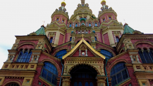 Стильный Петербург. Собор святых апостолов Петра и Павла в Петергофе в неорусском стиле