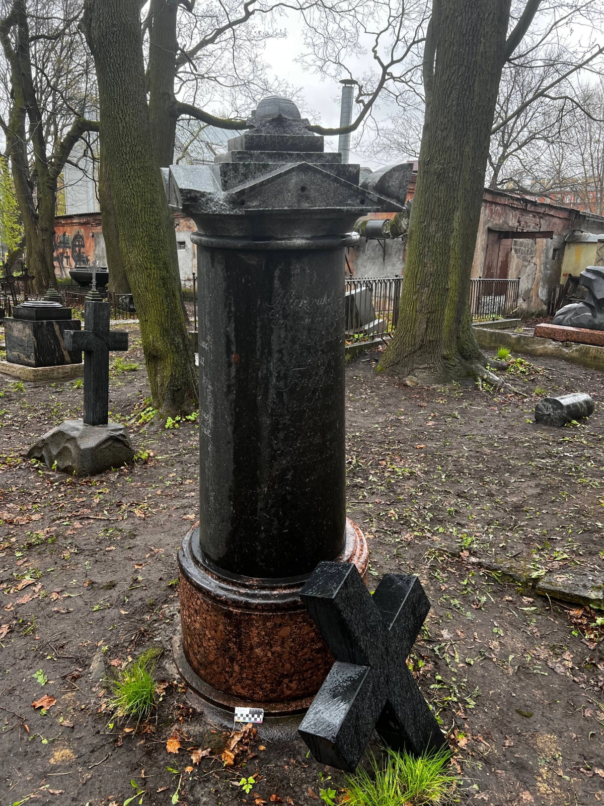 КГИОП призвал вузы Петербурга взять шефство над захоронениями деятелей науки и культуры - tvspb.ru