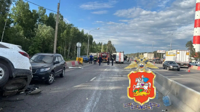 Фура, «Холмогоры» и 12 авто: число пострадавших в массовом ДТП в Подмосковье выросло до 18 человек