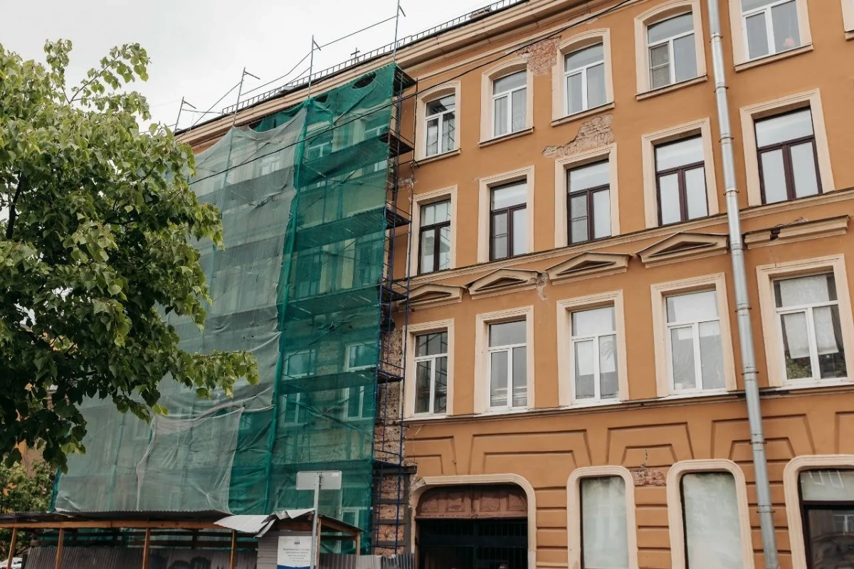 Петербург обновляет старое жильё: 774 дома спасено от аварийного состояния - tvspb.ru