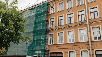 Петербург обновляет старое жильё: 774 дома спасено от аварийного состояния