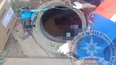 В Гатчинском районе пенсионер погиб, упав в канализационный колодец