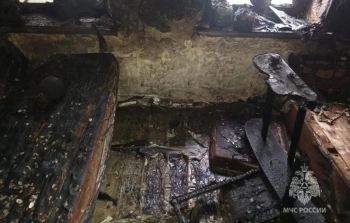 При пожаре на Урале погибли женщина и четверо детей