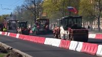 Асфальт под климат: Большой проспект Васильевского острова обновят к концу лета