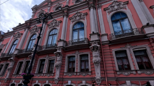Петербургские балконы и балкончики. Архитектурные украшения и любимые видовые точки