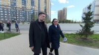 Евгений Разумишкин в ходе рабочего объезда проверил благоустройство территорий Выборгского района