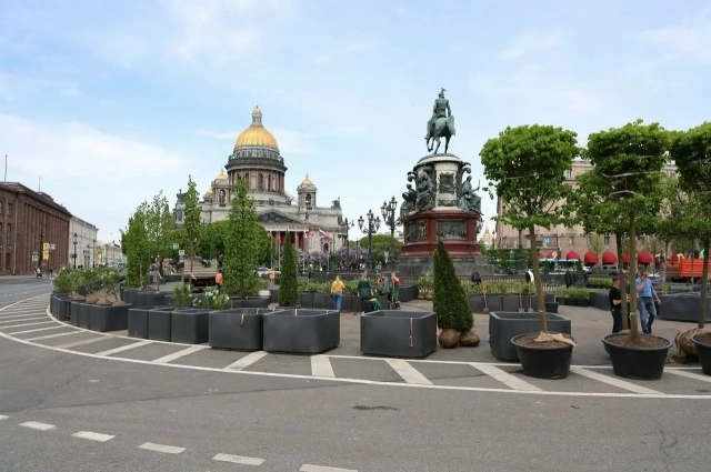 Сад-трансформер на Синем мосту откроют ко Дню города - tvspb.ru