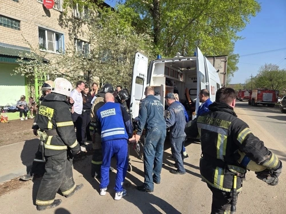 Три человека пострадали при обрушении общежития в Калужской области - tvspb.ru