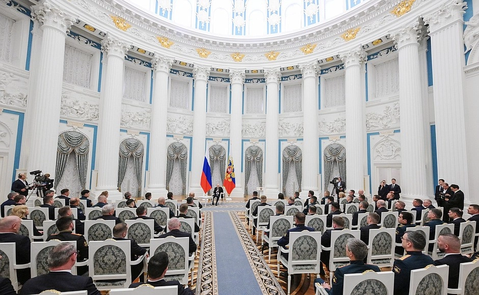 Как прошла встреча Владимира Путина с выпускникам первого потока программы «Время героев» - tvspb.ru