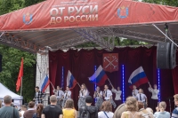 Александр Беглов: Вручение первых паспортов и награждение лауреатов «Горячего сердца» в День России – урок настоящего патриотизма