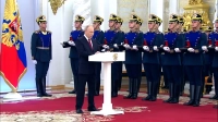Во время вручения Госпремий и медалей «Герой Труда» Владимир Путин поздравил всех с Днем России