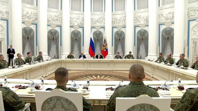 Владимир Путин в День России встретился с бойцами СВО