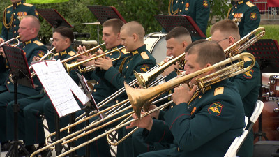 Праздничный концерт программы «Военные оркестры в парках» прошел в Кронштадте