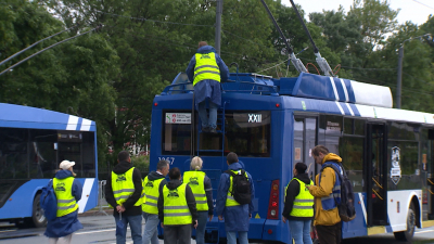 В Петербурге на конкурсе водителей троллейбусов оценили золотой стандарт обслуживания маломобильных пассажиров