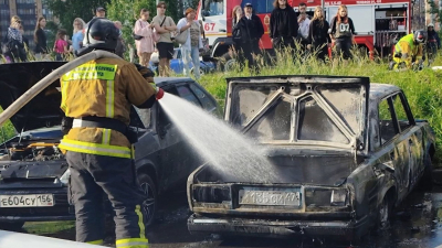 В Петербурге полиция задержала двоих школьников, из-за которых загорелись три машины