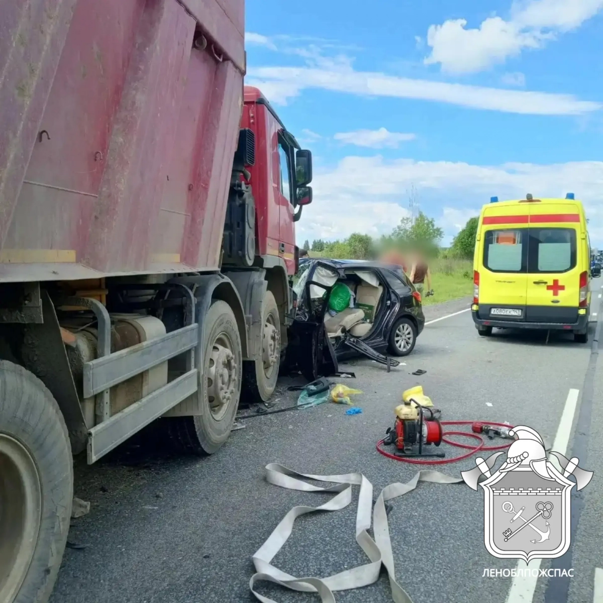 В аварии двух «Мерседесов» в Ленобласти пострадали женщина и ребенок - tvspb.ru