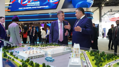 Полпред Президента в СЗФО ознакомился с перспективными проектами Северной столицы на ПМЭФ