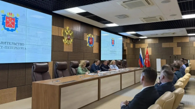 Владимир Омельницкий провел встречу с участниками кадровой программы «Время героев»