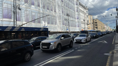 Центр Петербурга покраснел: 24 июня десятки улиц и мостов встали в пробках