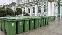 После «Алых парусов» из центра Петербурга вывезли почти 10 тонн мусора