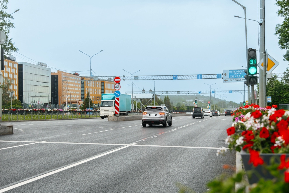 В четырех районах Петербурга завершены первые в 2026 году ремонты дорог - tvspb.ru