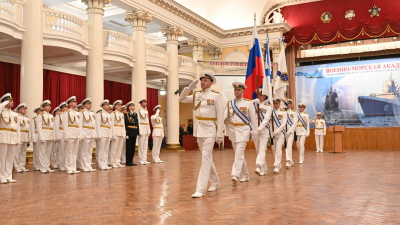 Более 220 офицеров пополнили ряды ВМФ после выпуска в Петербурге