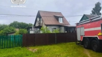 В Ленобласти из горящего дома спасли трех человек