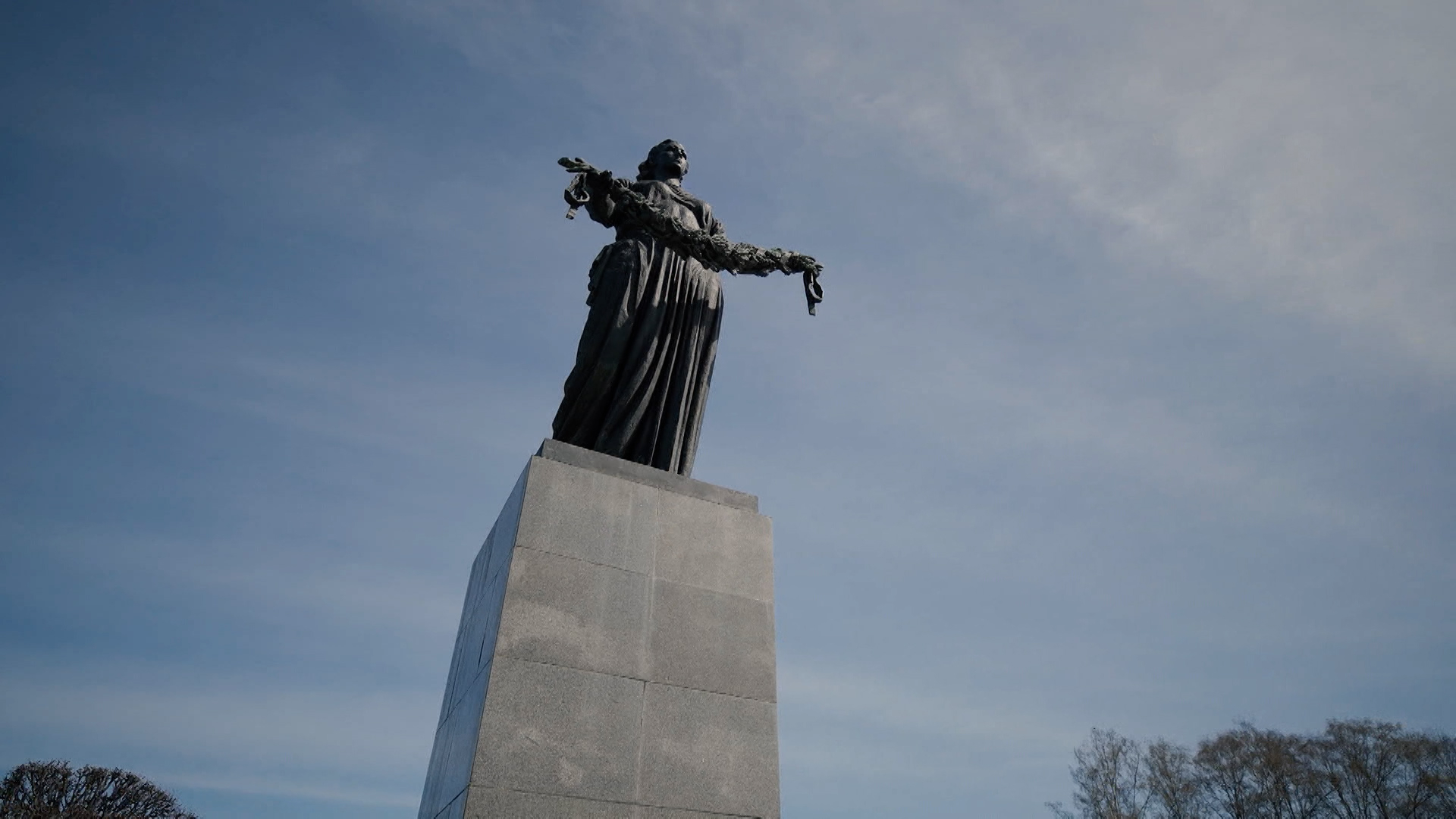 Памяти павших: мероприятия Дня памяти и скорби на Пискаревском мемориальном кладбище