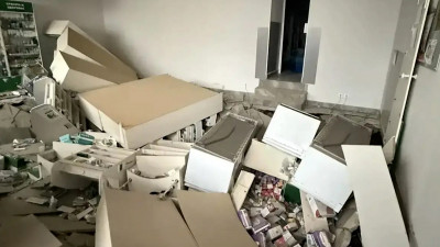 В доме Петроградского района обрушился пол в аптеке