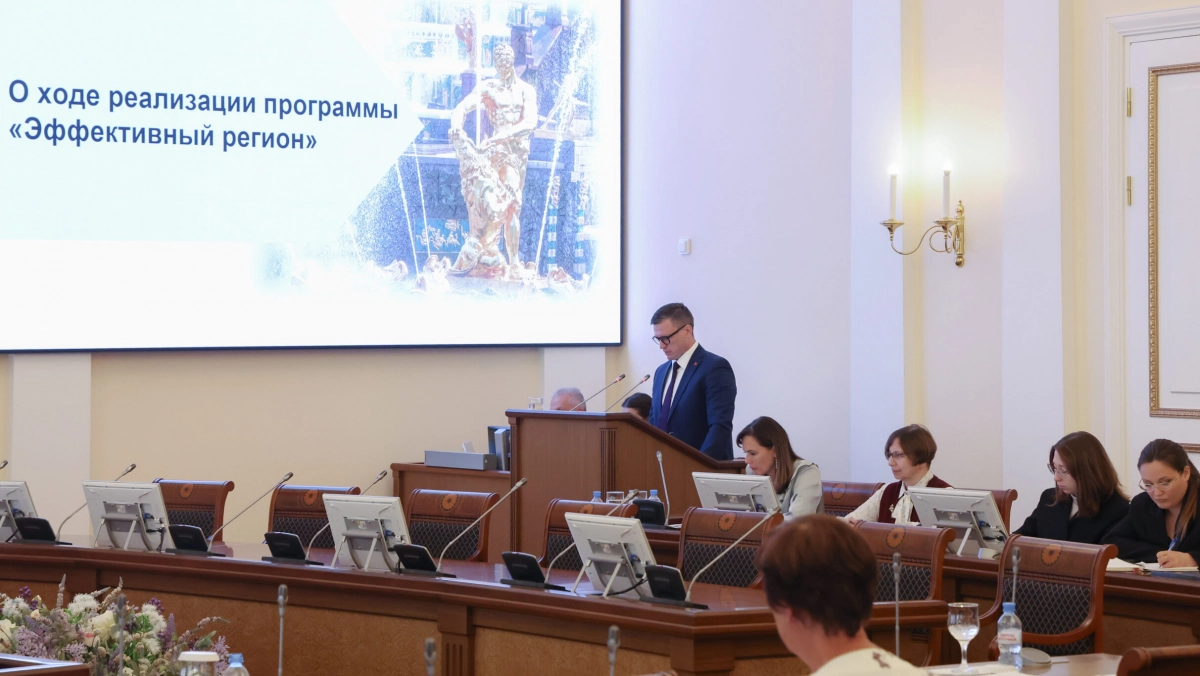 Александр Беглов: Использование бережливых технологий в Петродворцовом районе ускорило сроки получения жилья гражданами и дало дополнительное время учителям для работы с талантливыми школьниками - tvspb.ru