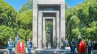 Беглов возложил цветы к мемориалу «Жителям блокадного Ленинграда» в Вологде